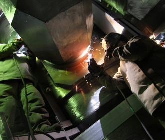 На «ЗиО-Подольск» завершена уникальная операция по приварке четырех гидрокамер к корпусу реактора силовой установки «РИТМ-200»
