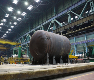 На Атоммаше завершили сварку нижнего полукорпуса реактора нового типа для Курской АЭС-2
