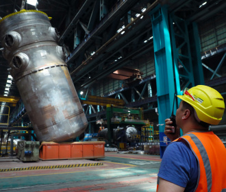 На Атоммаше успешно проведены гидроиспытания корпуса реактора для первого энергоблока строящейся АЭС «Аккую» в Турции.